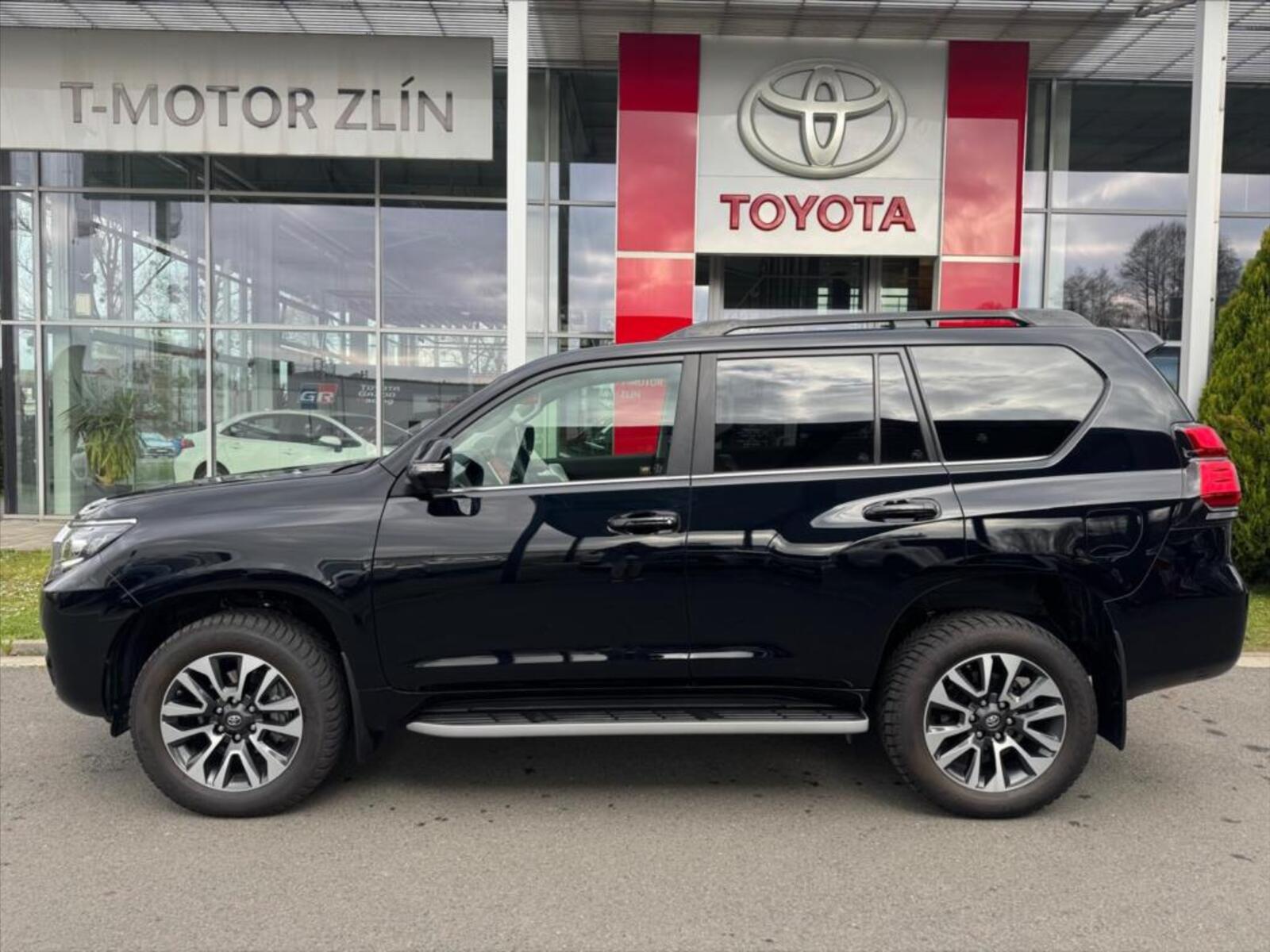 Toyota Land Cruiser 5