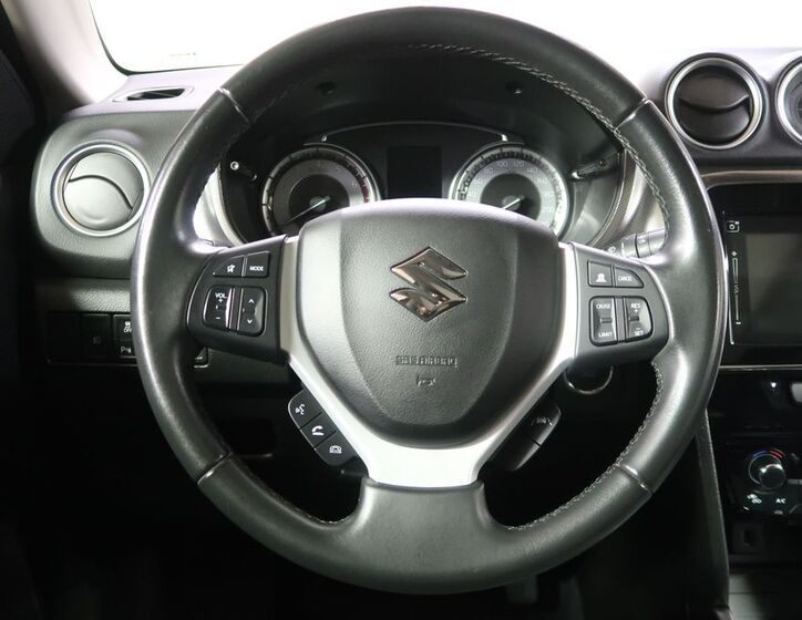 Suzuki Vitara 14