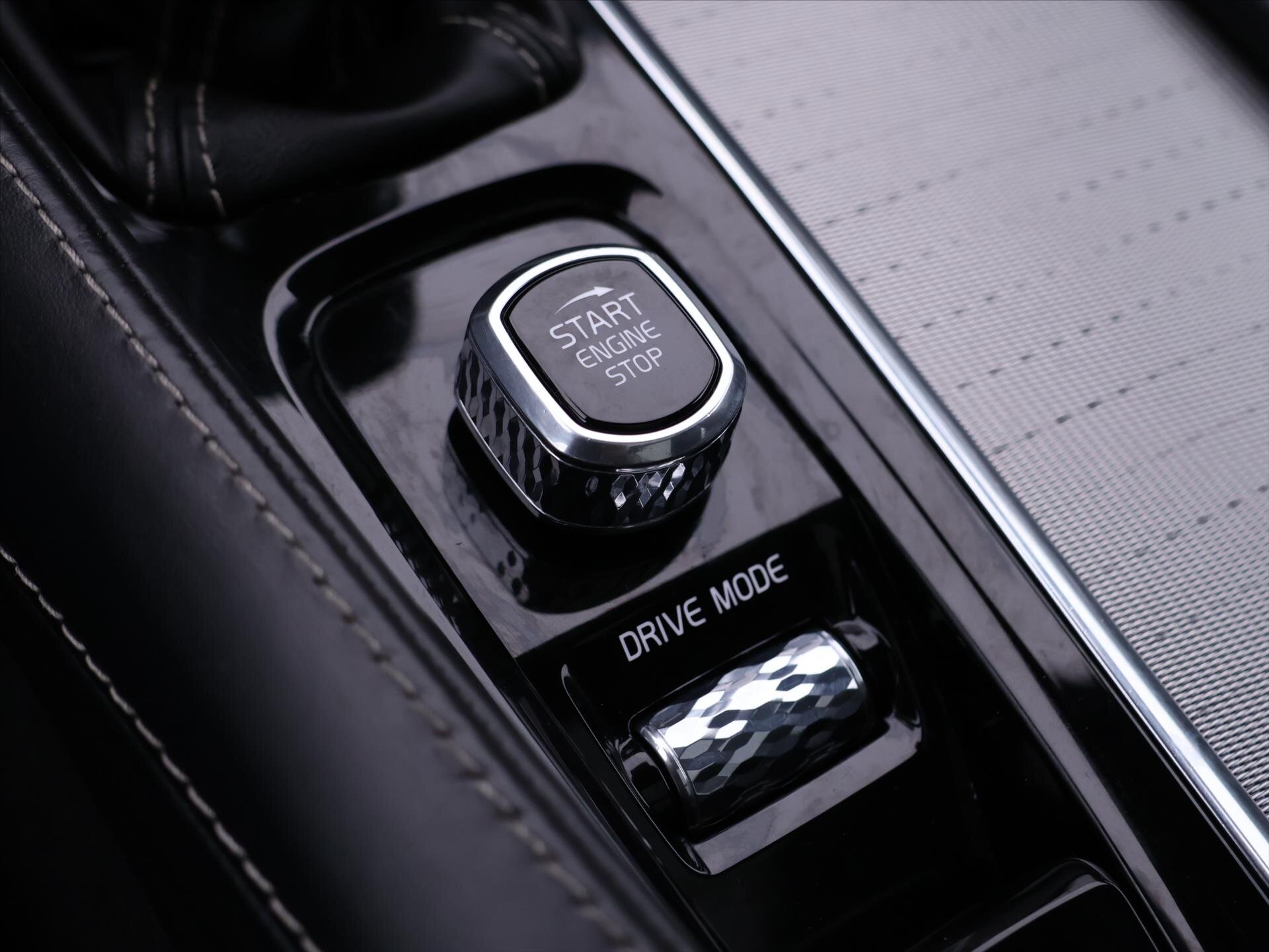 Volvo XC90 SUV / Terénní 2,0 l 173 kw