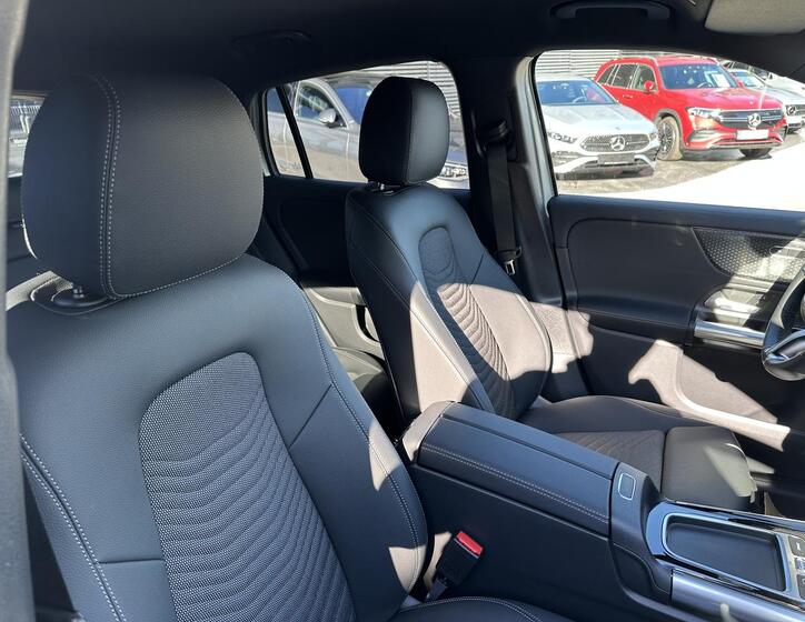 Mercedes-Benz EQA 16