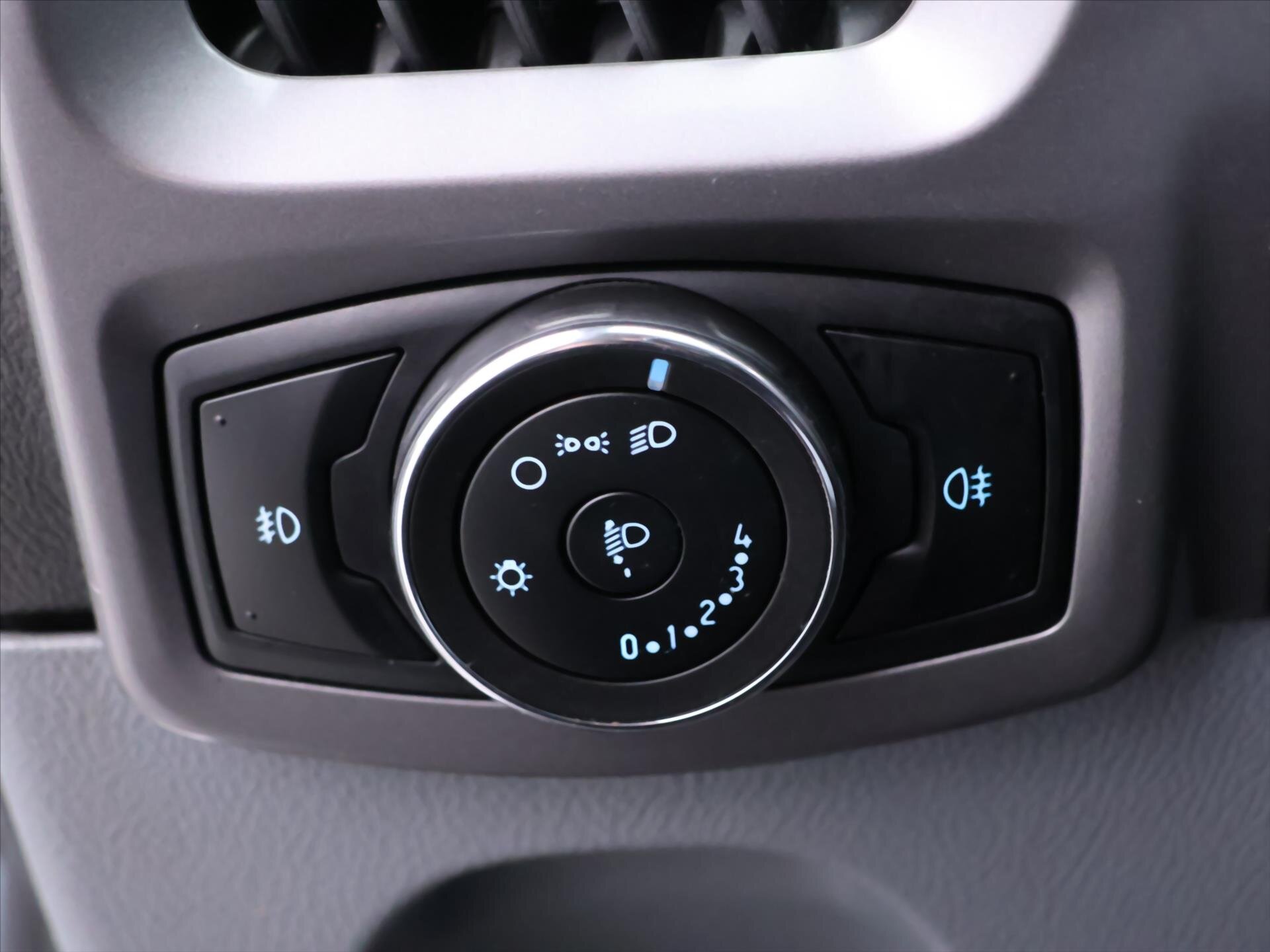 Ford Transit Custom Kombi 2,0 l 77 kw