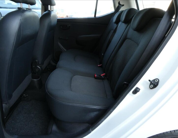 Hyundai i10 Hatchback 1,1 l 51 kw