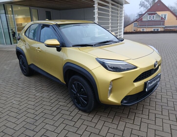 Toyota Yaris Cross 8