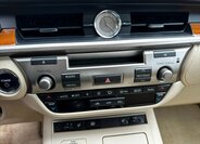 Lexus ES 300h Sedan / Limuzína 3,0 l 116 kw
