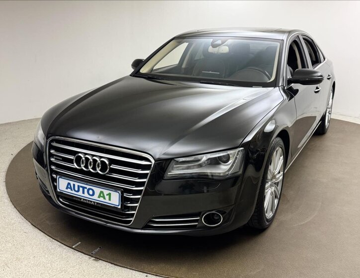 Audi A8 1