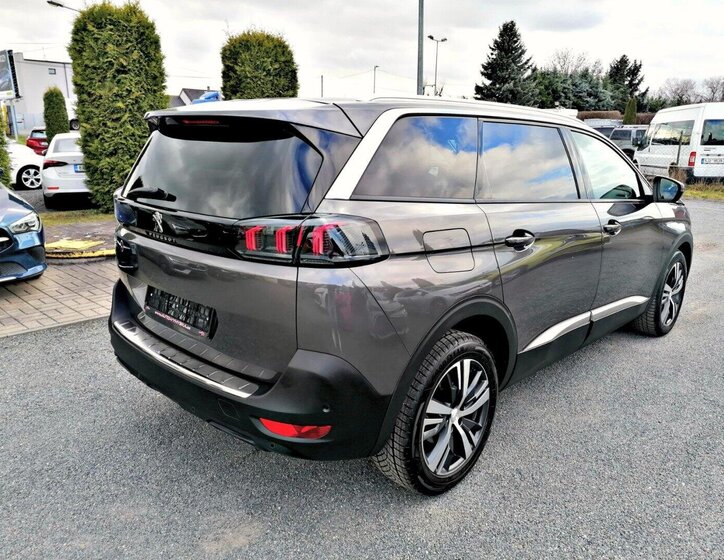 Peugeot 5008 SUV / Terénní 1,5 l 96 kw