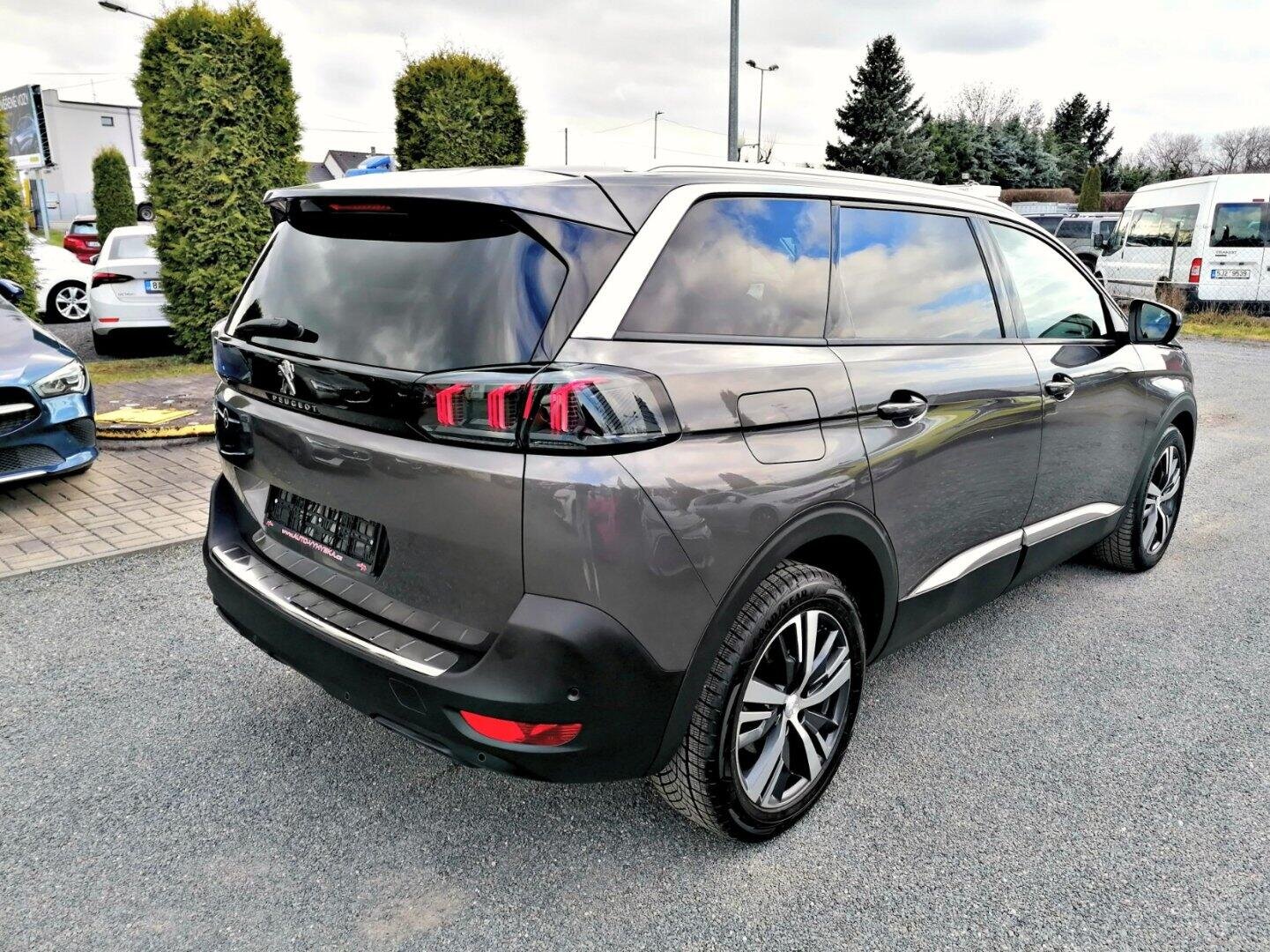 Peugeot 5008 SUV / Terénní 1,5 l 96 kw