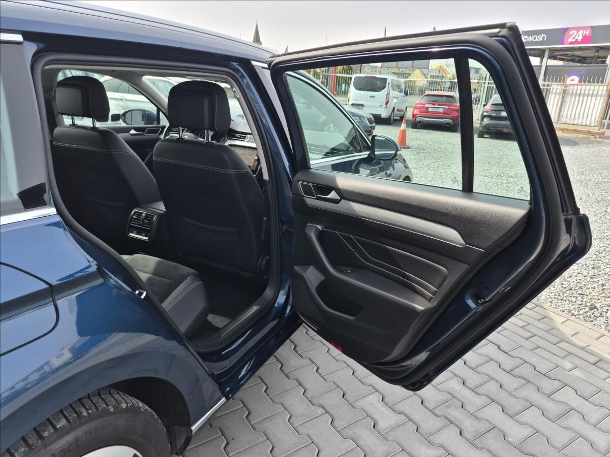 Volkswagen Passat Kombi 1,4 l 160 kw