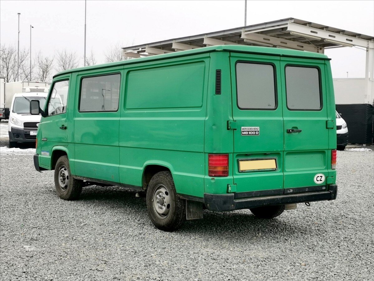 Mercedes-Benz Ostatní Skříň 2,4 l 55 kw