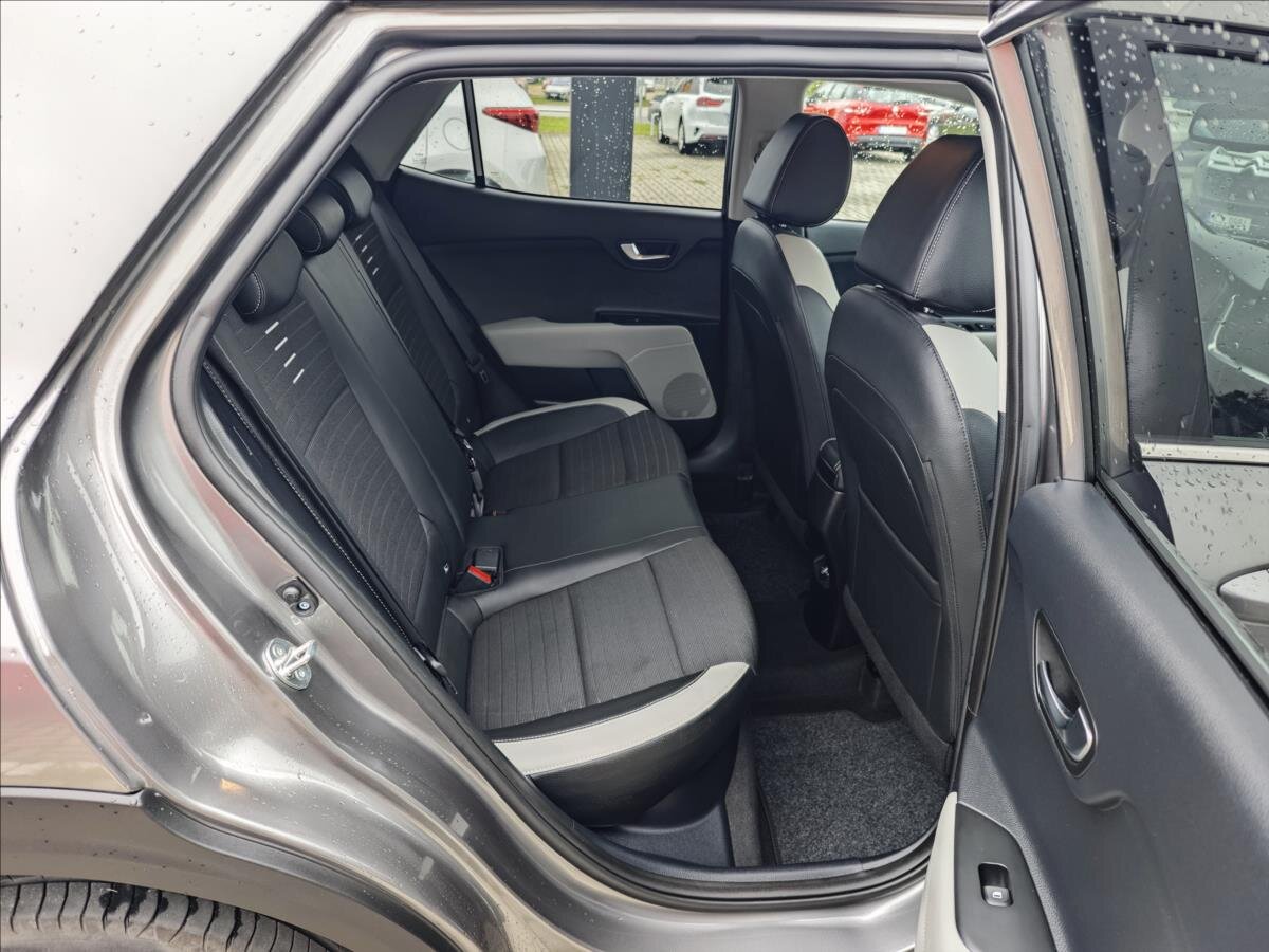 KIA Stonic SUV 1,2 l 62 kw