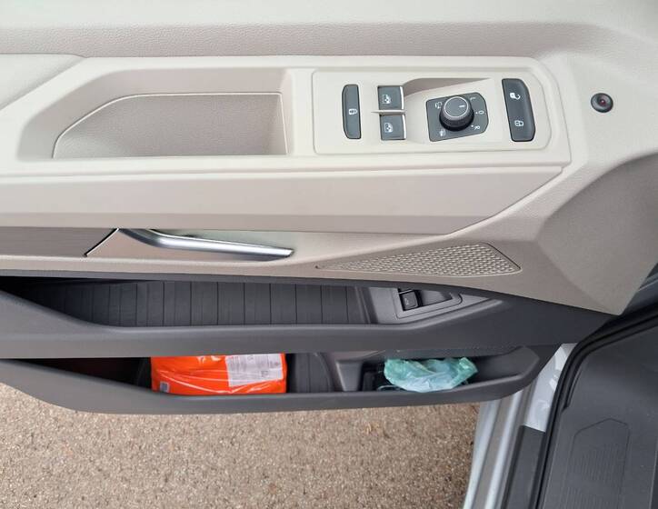 Volkswagen Multivan 17