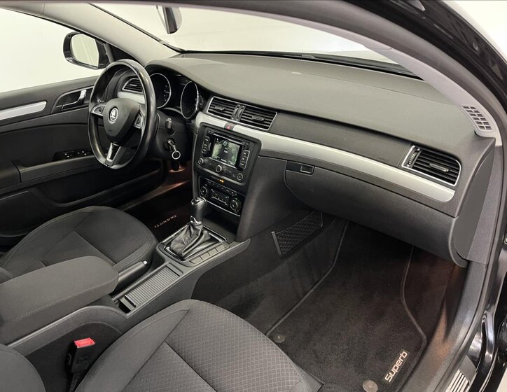 Škoda Superb 21