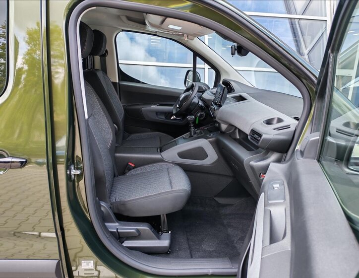 Peugeot Rifter MPV 1,5 l 96 kw