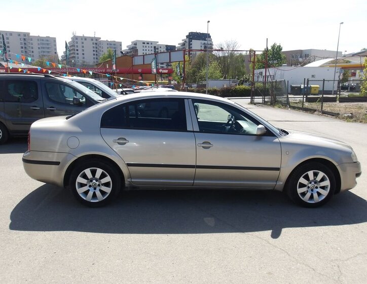 Škoda Superb Sedan / Limuzína 1,9 l 96 kw