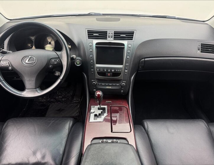 Lexus GS 300 Sedan / Limuzína 3,0 l 183 kw