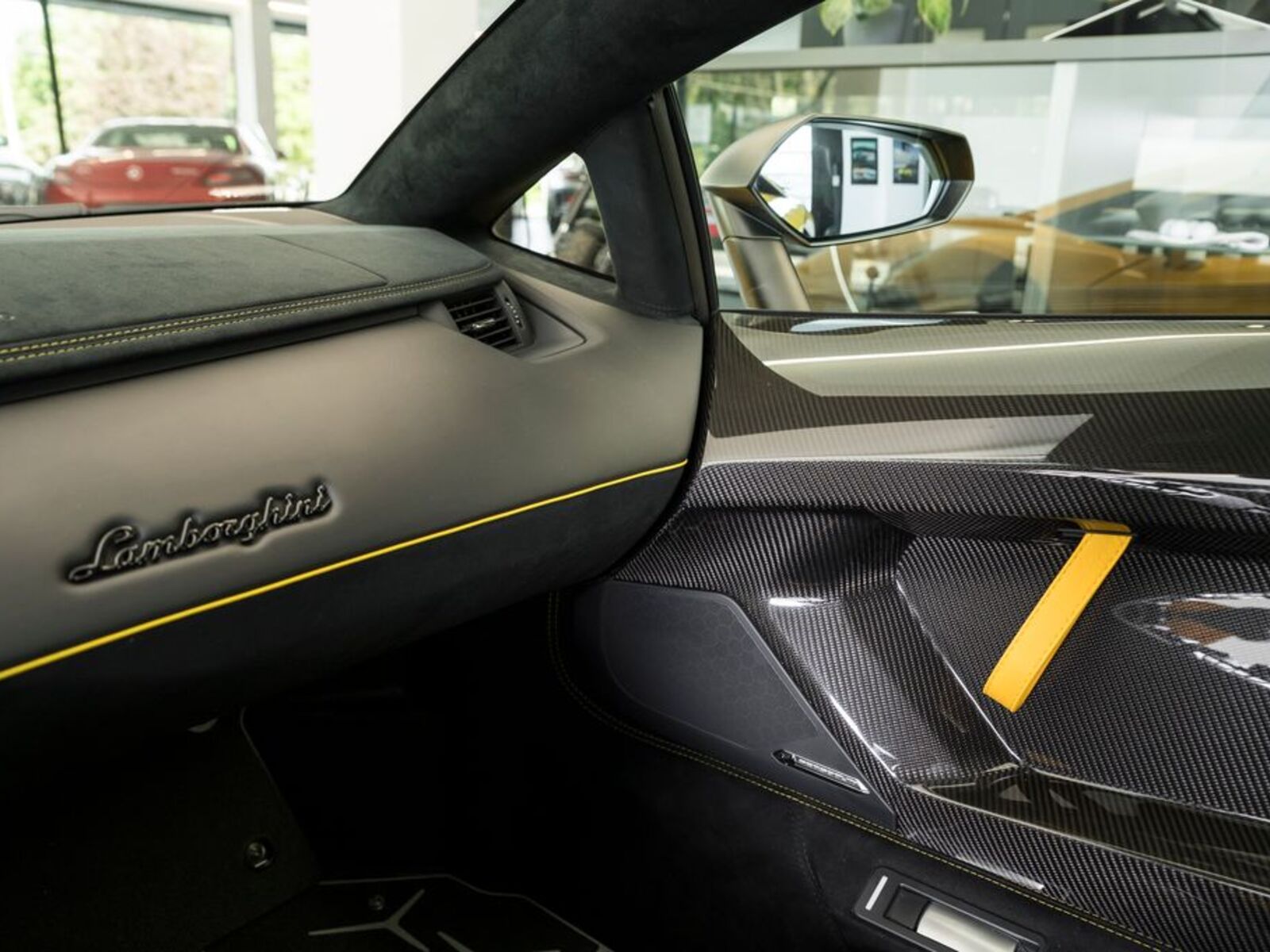 Lamborghini Aventador 10