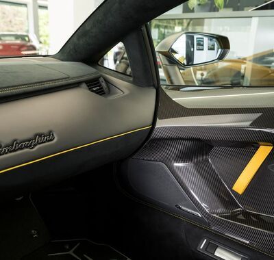 Lamborghini Aventador 10