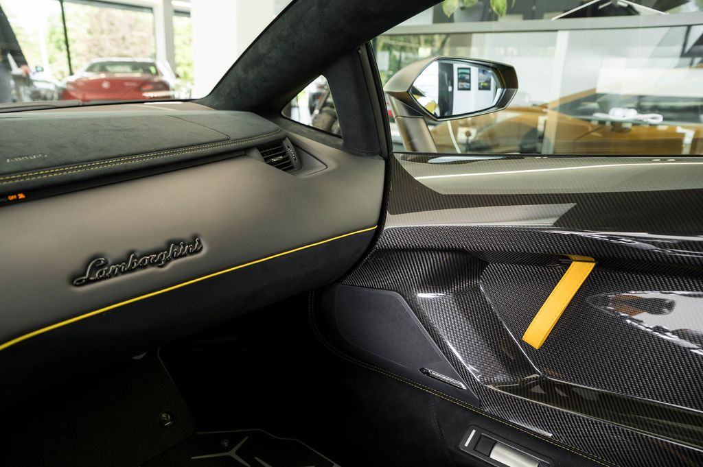 Lamborghini Aventador