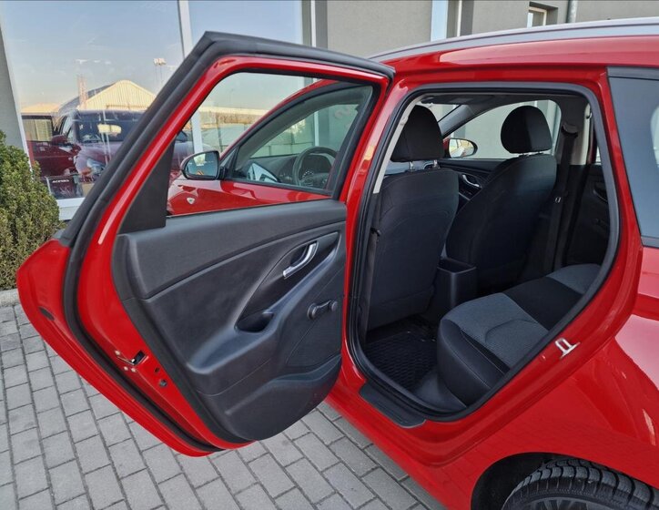 Hyundai i30 Kombi 998,0 88 kw