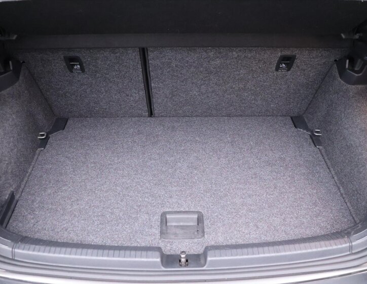 Volkswagen Polo Hatchback 999,0 48 kw