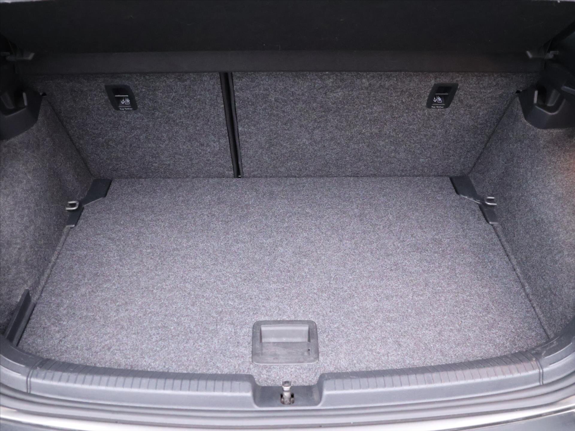 Volkswagen Polo Hatchback 999,0 48 kw