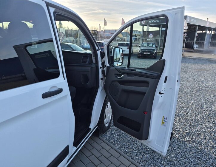 Ford Tourneo Custom MPV 2,0 l 96 kw