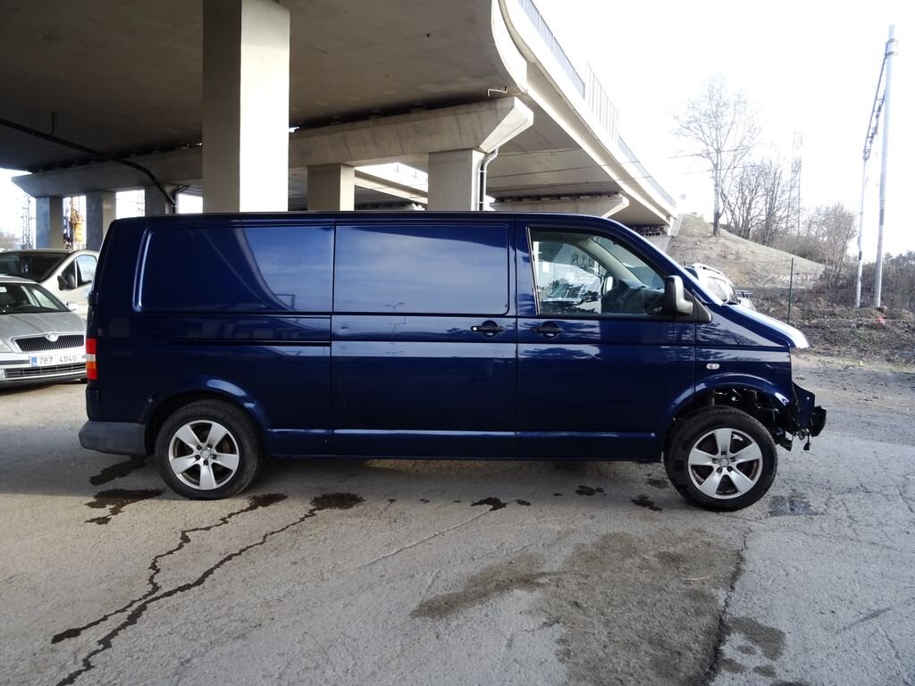 Volkswagen Transporter Skříň 2,5 l 96 kw