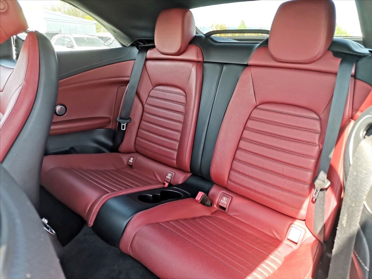 Mercedes-Benz Třídy C Kabriolet 2,0 l 180 kw