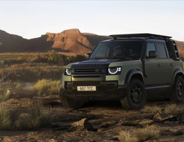 Land Rover Defender 9