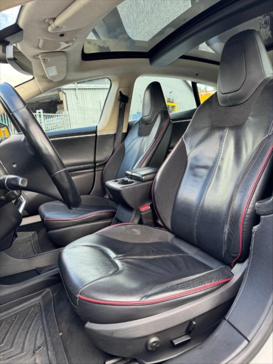 Tesla Model S Sedan / Limuzína 0,0 310 kw