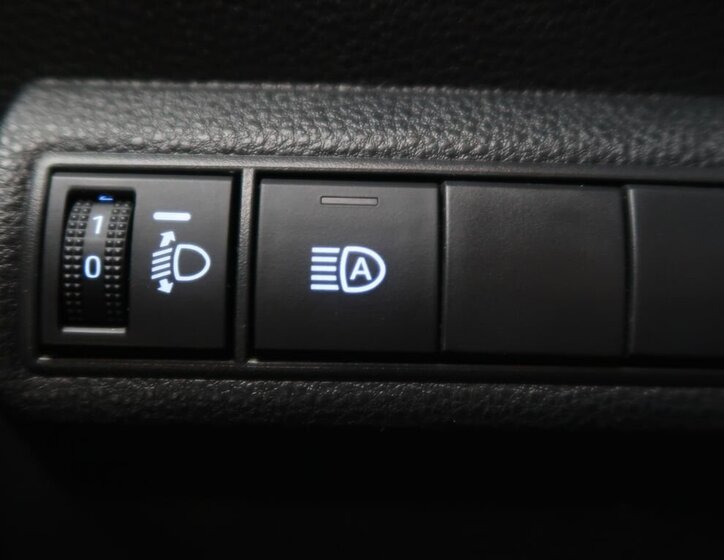 Toyota Corolla Sedan 1,5 l 92 kw