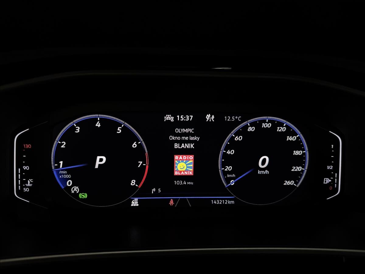 Volkswagen T-Roc SUV / Terénní 2,0 l 140 kw