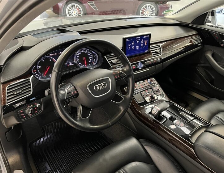 Audi A8 Sedan / Limuzína 3,0 l 190 kw