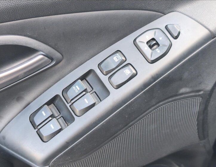 Hyundai ix35 SUV / Terénní 2,0 l 100 kw