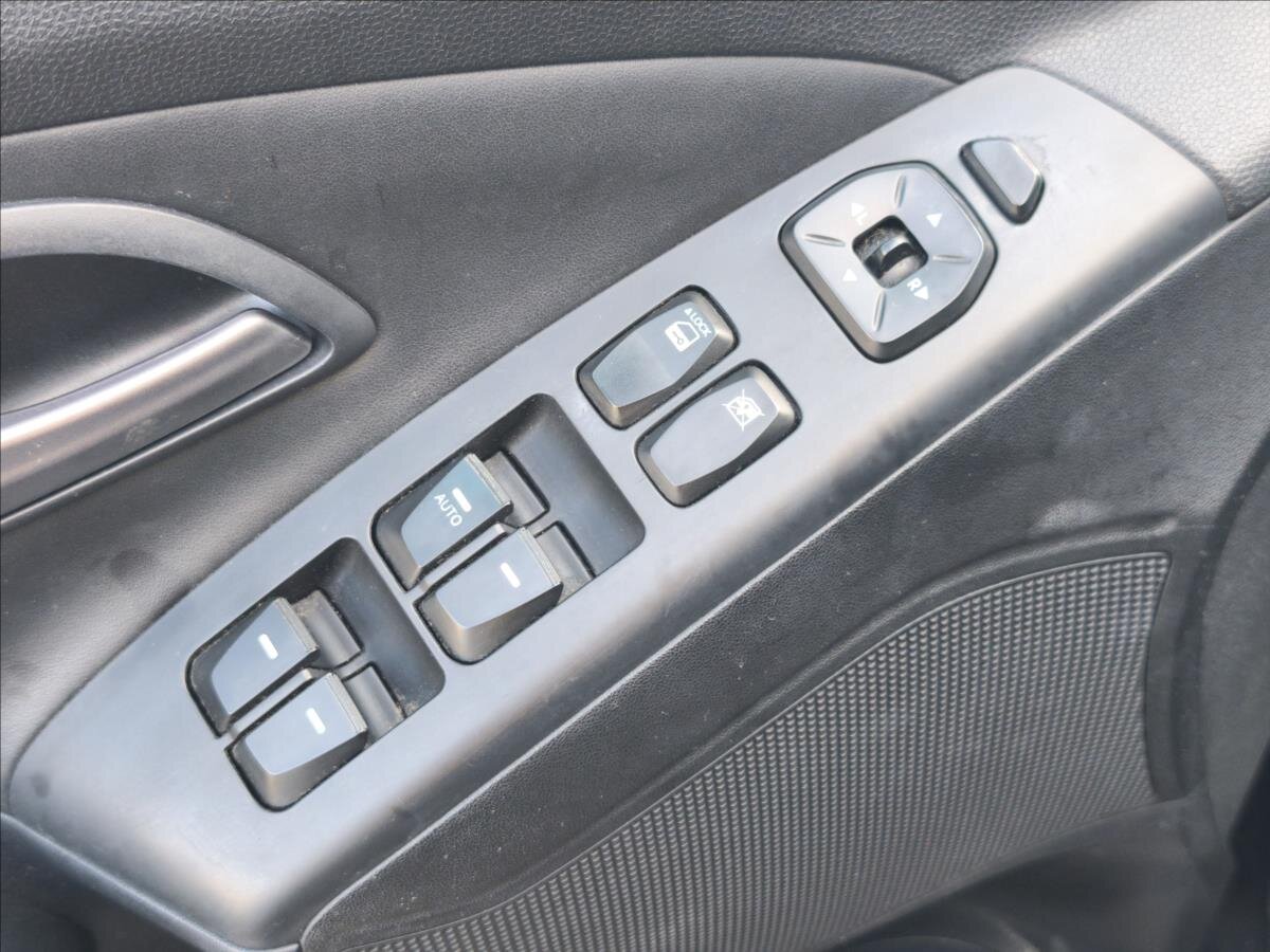 Hyundai ix35 SUV / Terénní 2,0 l 100 kw
