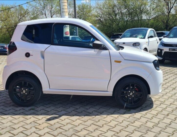 Ligier Ostatní Hatchback 499,0 6 kw