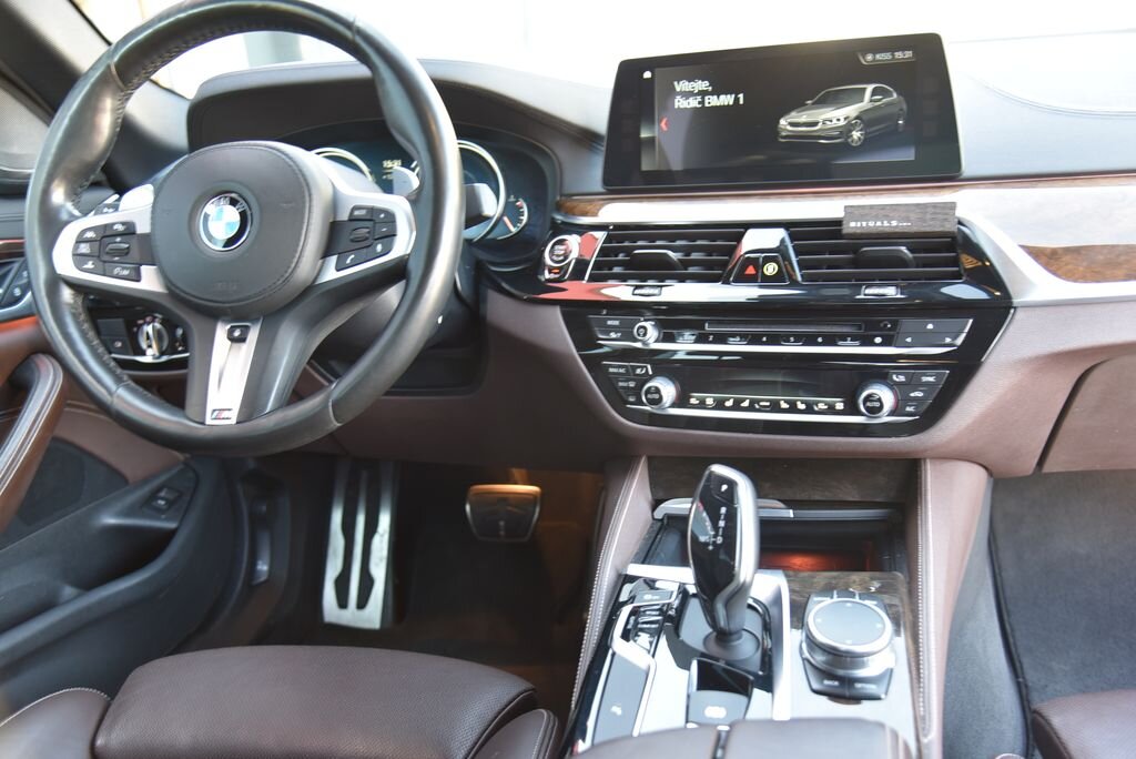 BMW Řada 5 Sedan / Limuzína 4,4 l 340 kw