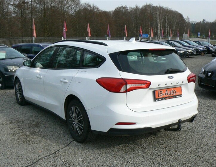 Ford Focus Kombi 999,0 92 kw