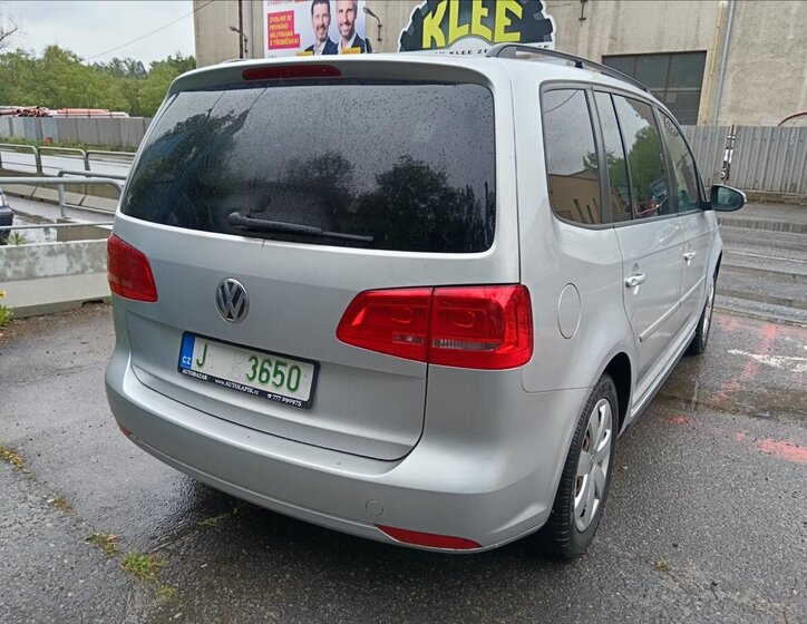 Volkswagen Touran Kombi 1,5 l 77 kw