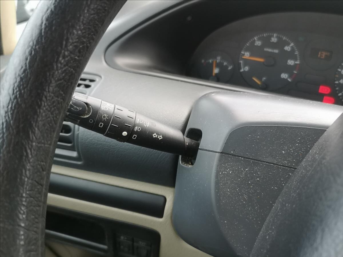 Peugeot 806 Kombi 2,1 l 80 kw