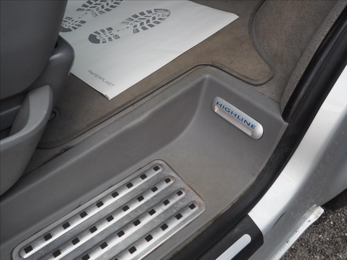 Volkswagen Multivan Kombi 2,5 l 128 kw