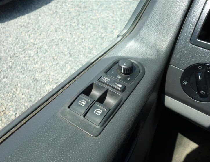 Volkswagen Transporter Kombi 2,5 l 96 kw