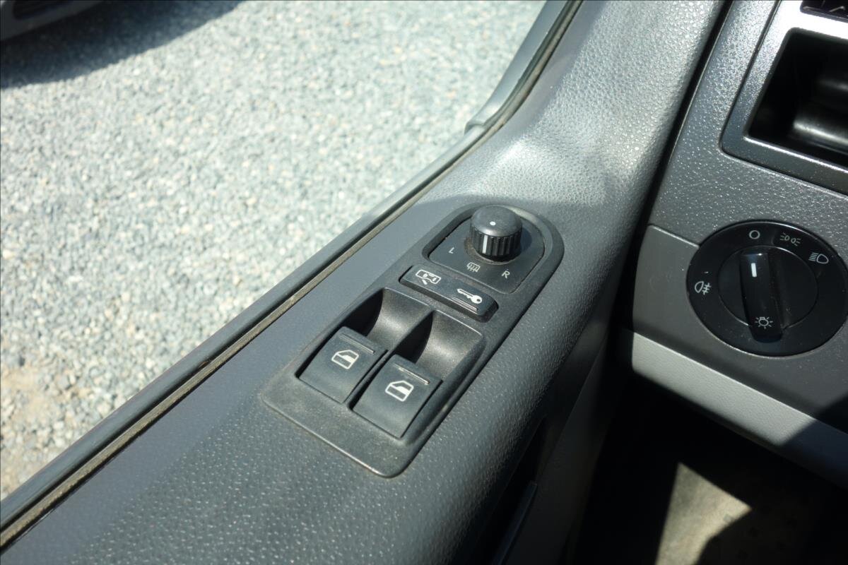 Volkswagen Transporter Kombi 2,5 l 96 kw