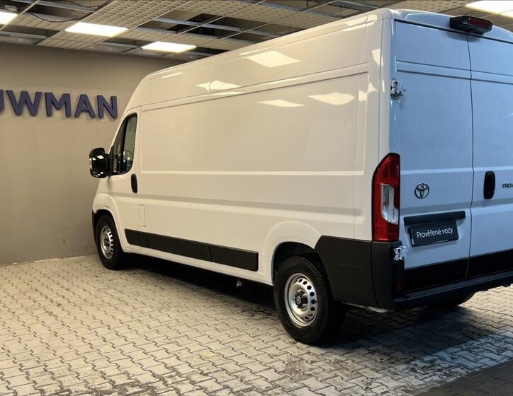 Toyota ProAce VAN-Minibus 2,2 l 103 kw