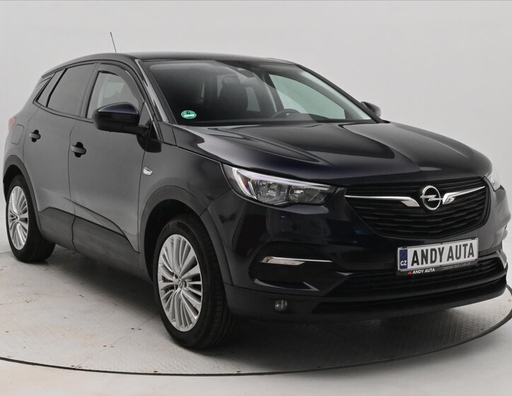 Opel Grandland X SUV / Terénní 1,6 l 88 kw