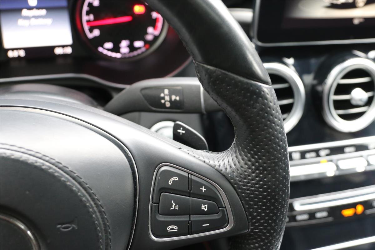 Mercedes-Benz GLC SUV / Terénní 3,0 l 270 kw