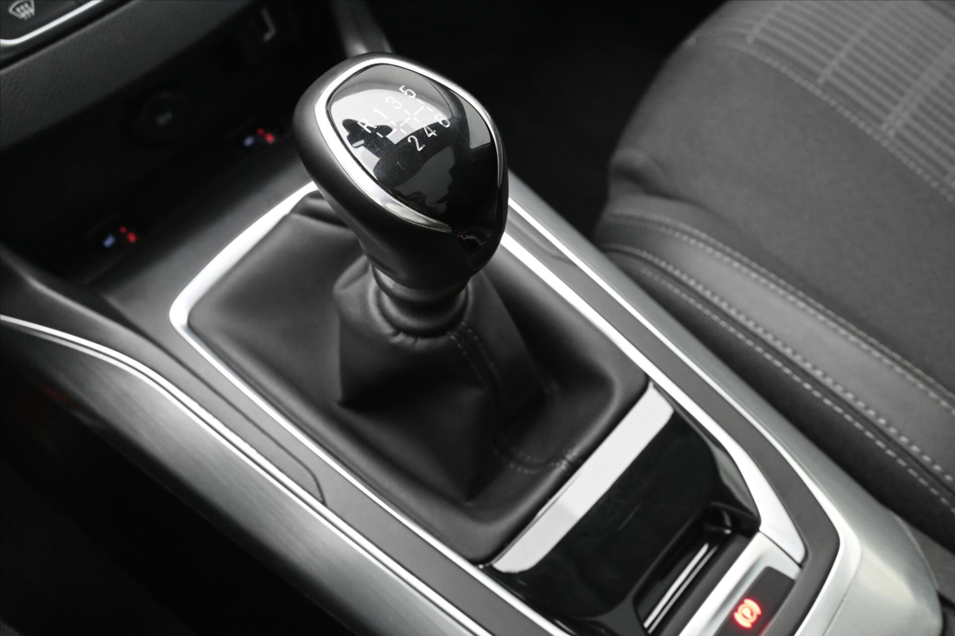 Peugeot 308 Kombi 1,5 l 96 kw