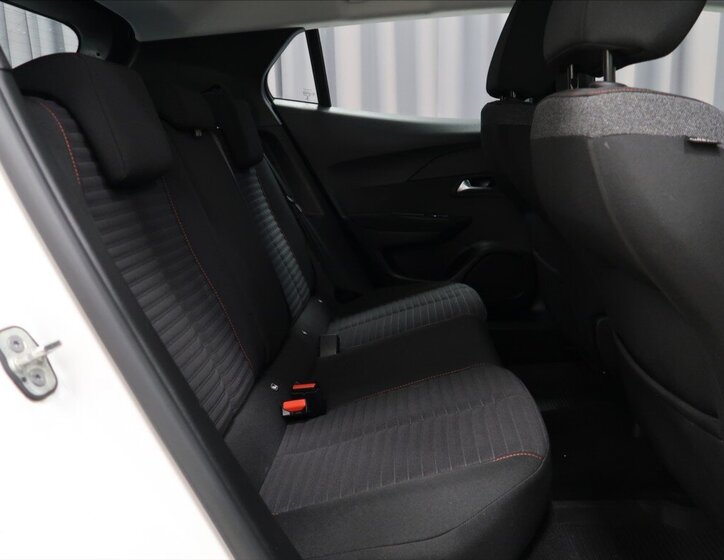 Peugeot 2008 SUV / Terénní 1,2 l 74 kw