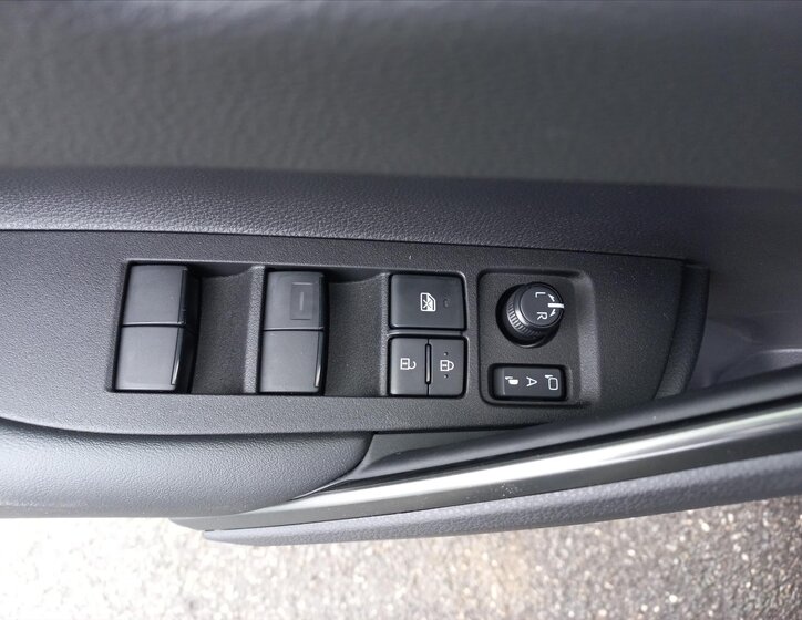 Toyota Corolla Cross CUV / Crossover 2,0 l 98 kw