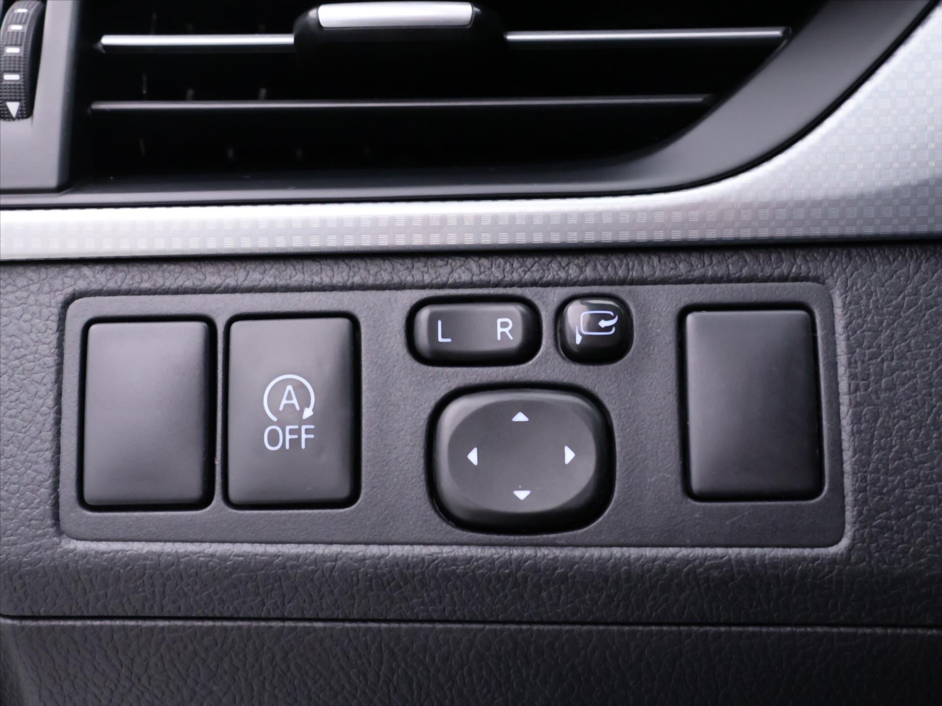 Toyota Avensis Kombi 2,0 l 105 kw